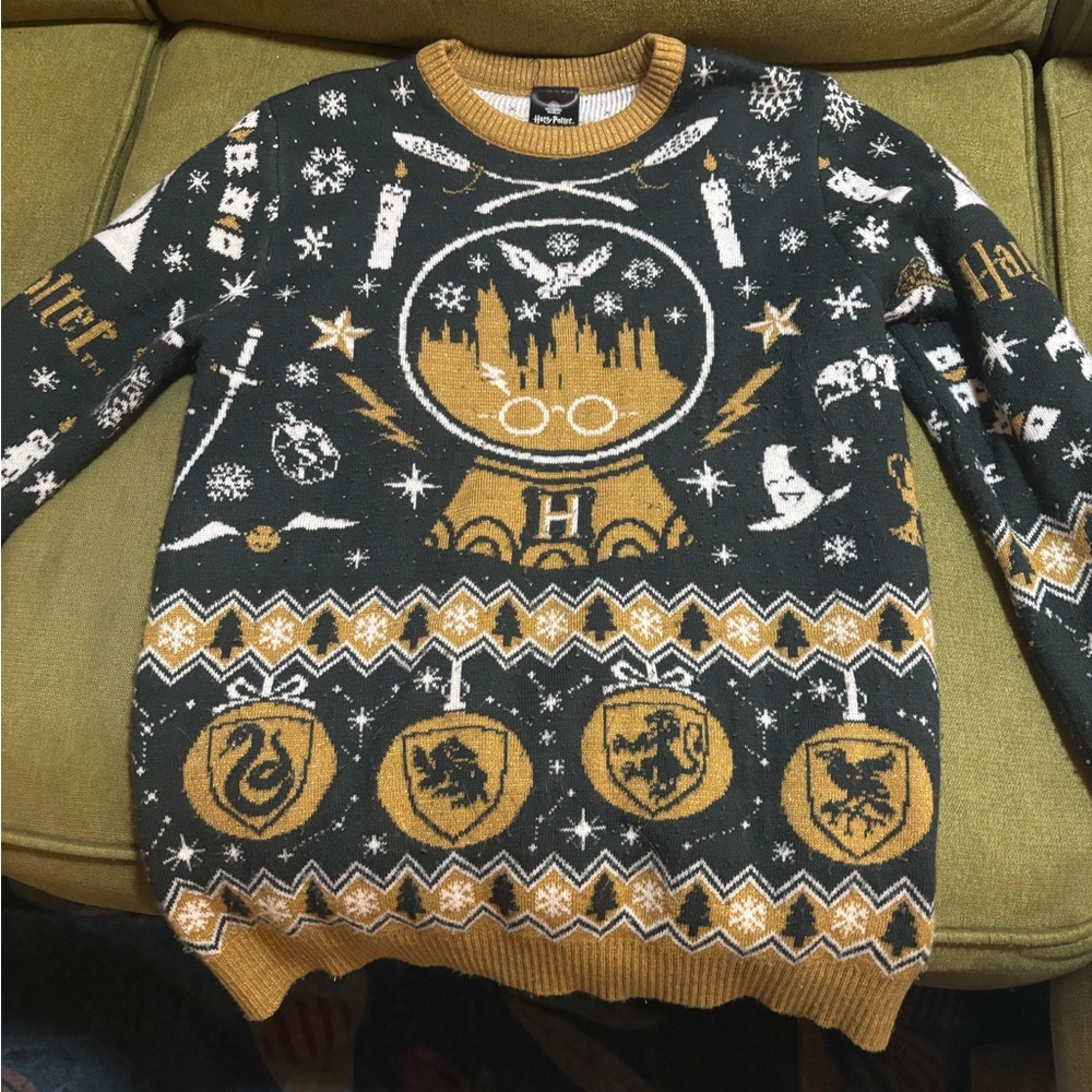 Harry Potter Themed Sweater - Black and Gold
